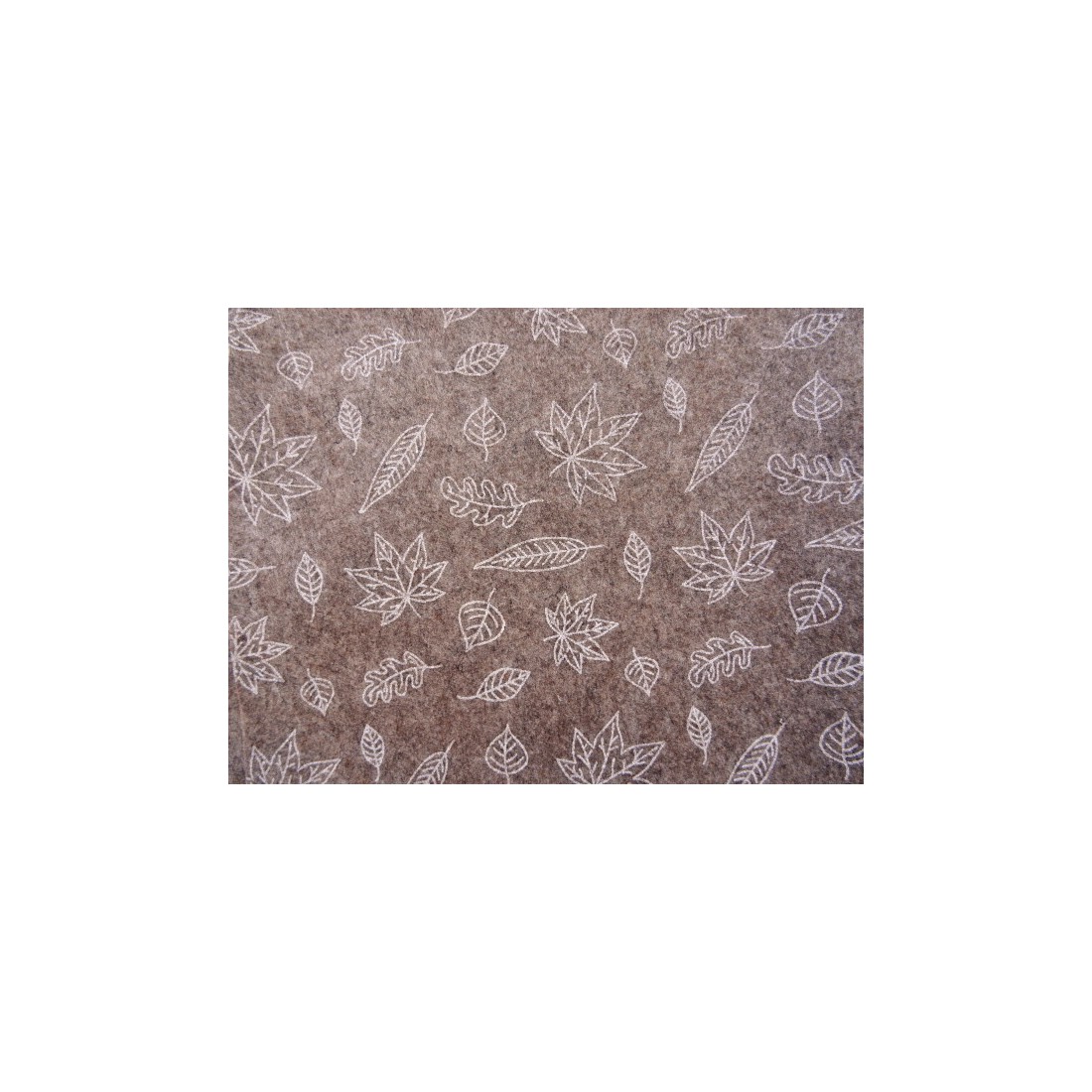 Pannolenci foglie naturali su sfondo marrone melange 45x50